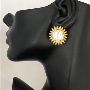 Mother-of-Pearl Button Stud Earrings